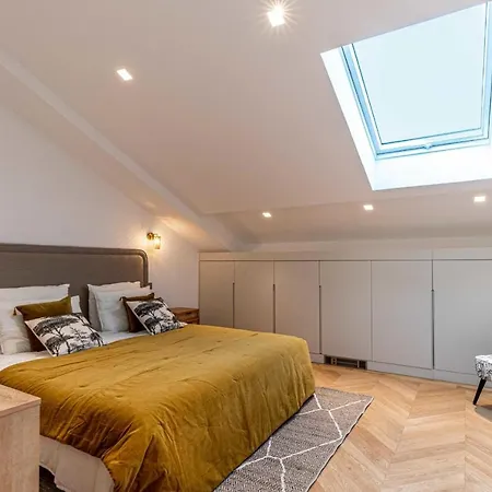 Sumptuous Renovated Penthouse - Gray D'albion-croi Apartment *